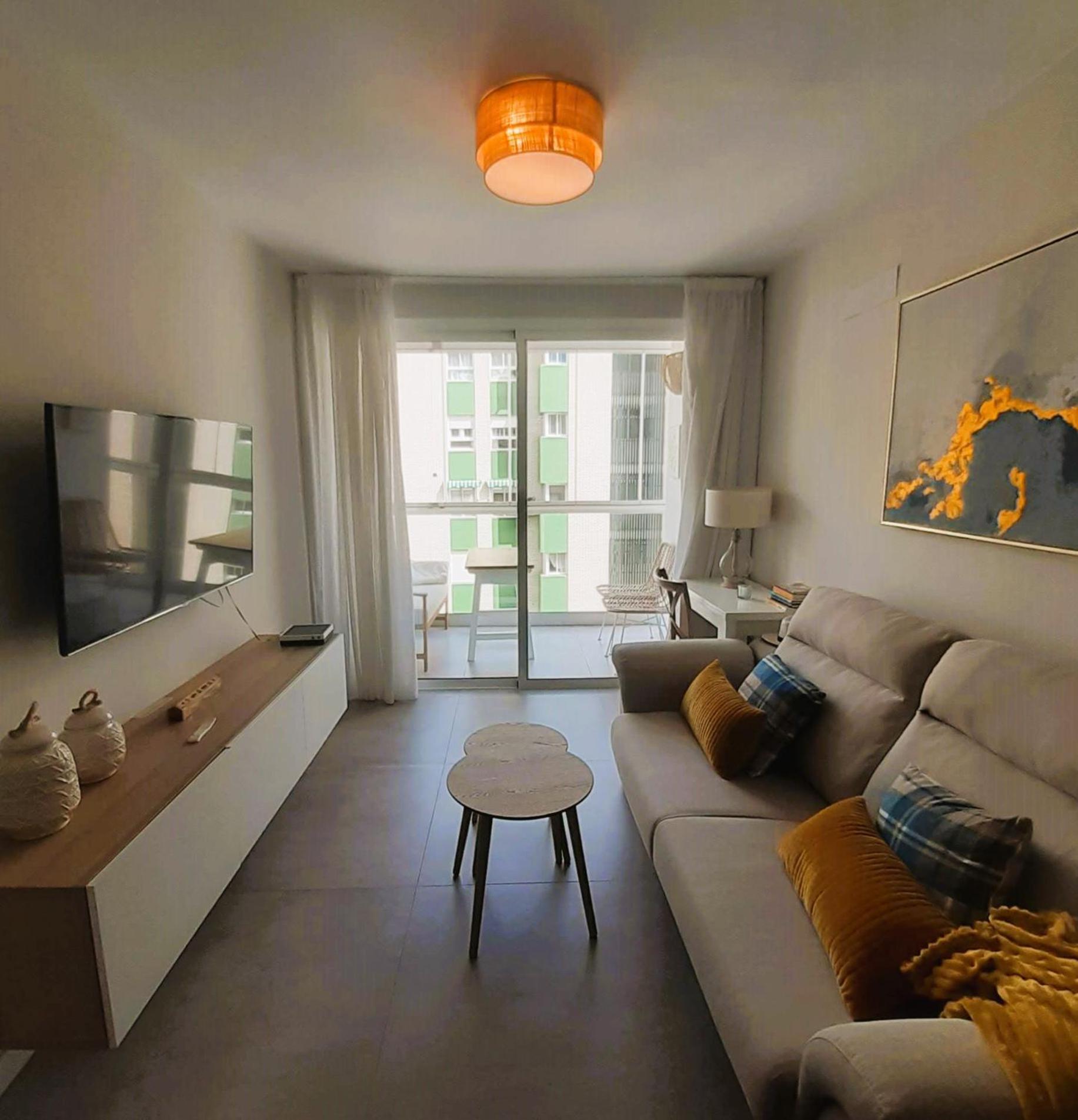 Mendoza A Un Paso De La Playa Apartment Malaga Bagian luar foto