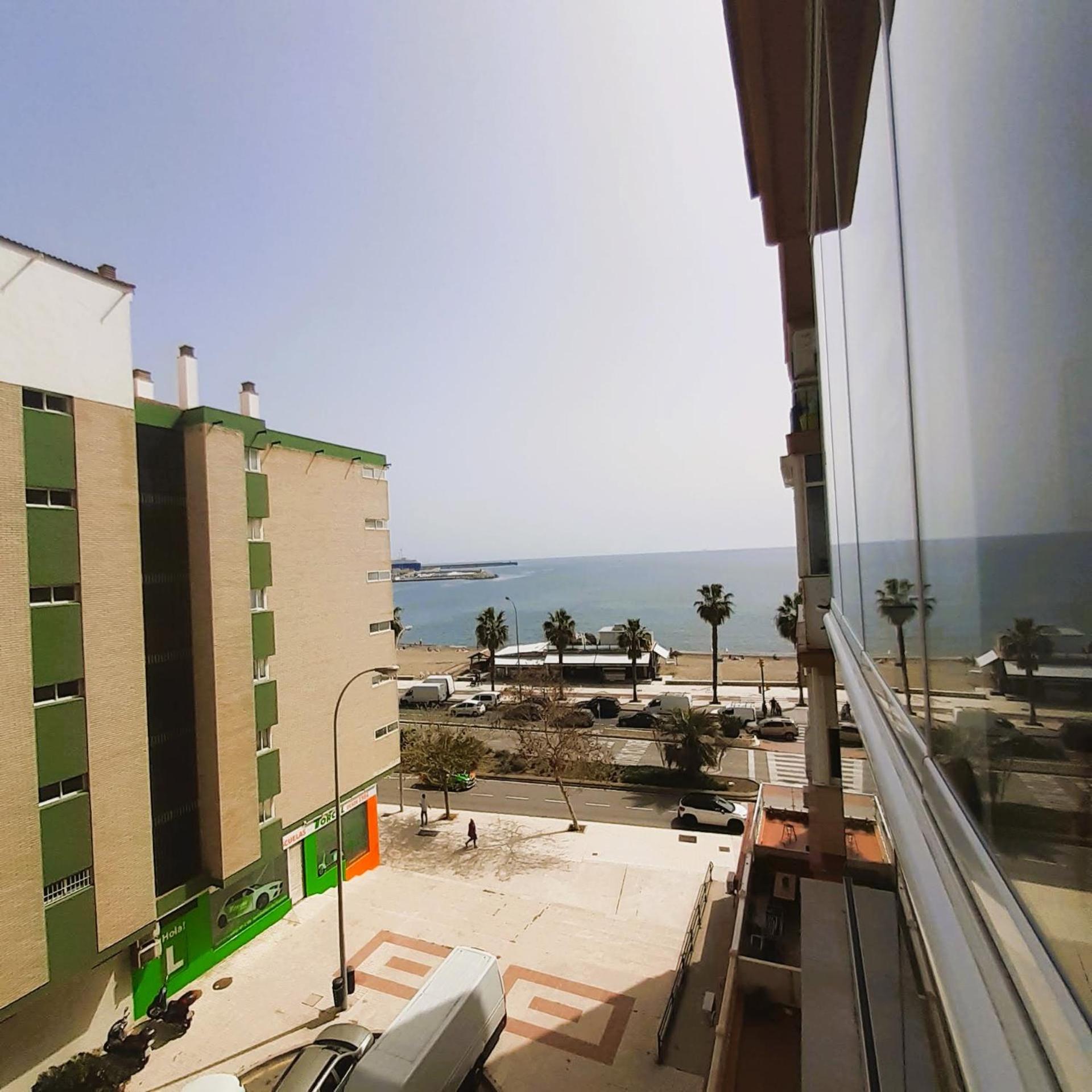 Mendoza A Un Paso De La Playa Apartment Malaga Bagian luar foto