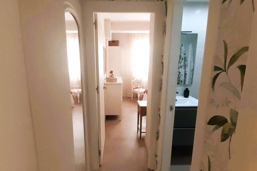 Mendoza A Un Paso De La Playa Apartment Malaga Bagian luar foto