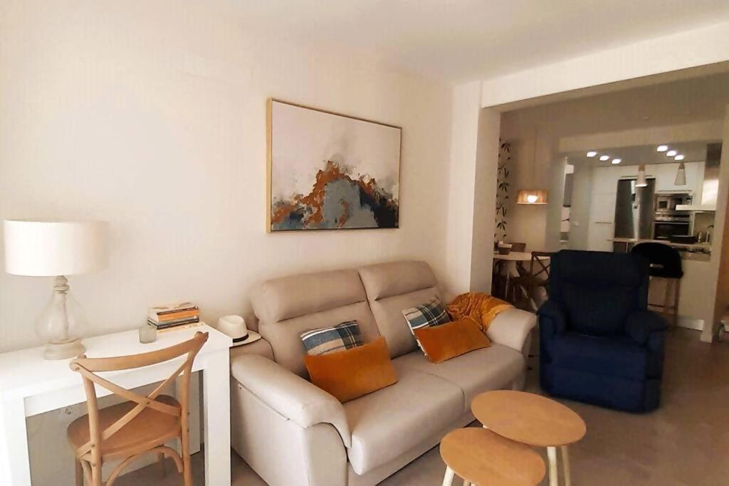 Mendoza A Un Paso De La Playa Apartment Malaga Bagian luar foto
