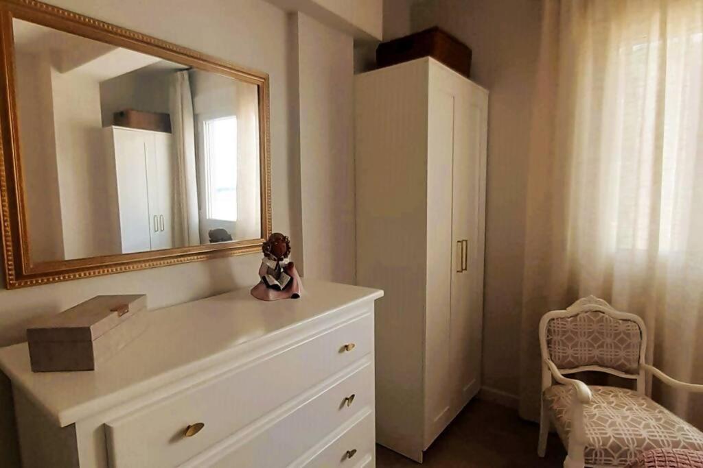 Mendoza A Un Paso De La Playa Apartment Malaga Bagian luar foto