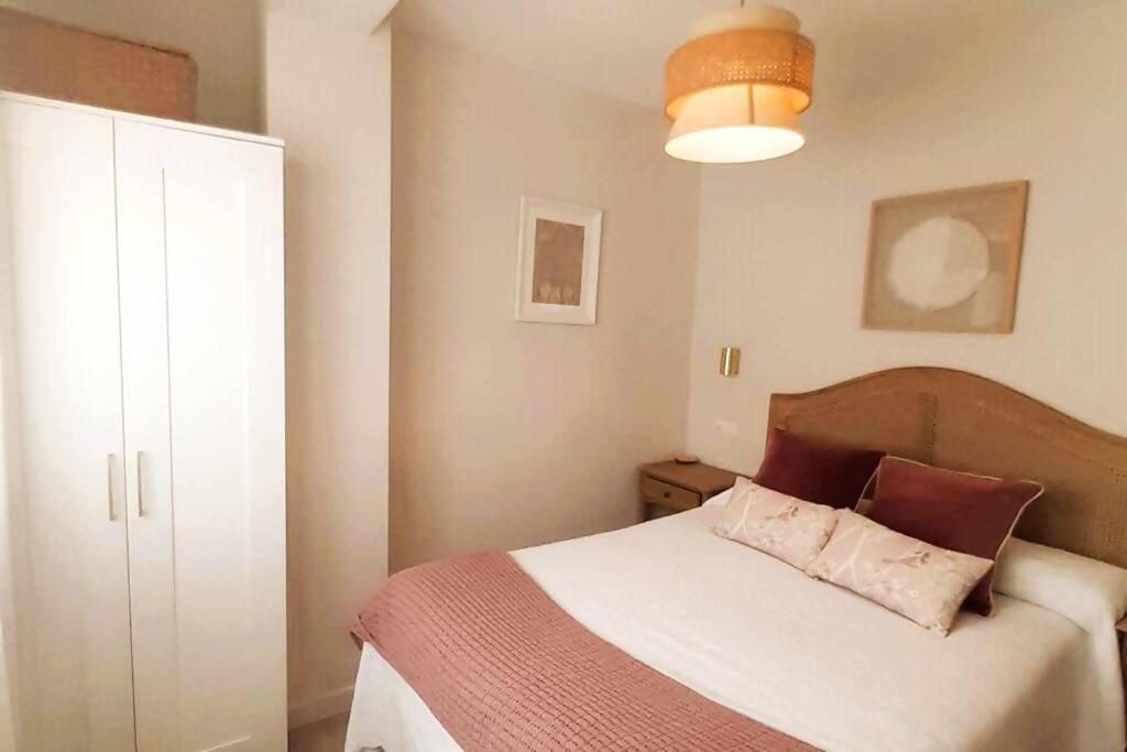 Mendoza A Un Paso De La Playa Apartment Malaga Bagian luar foto