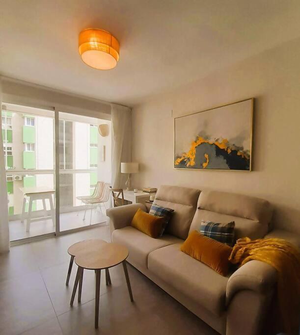 Mendoza A Un Paso De La Playa Apartment Malaga Bagian luar foto